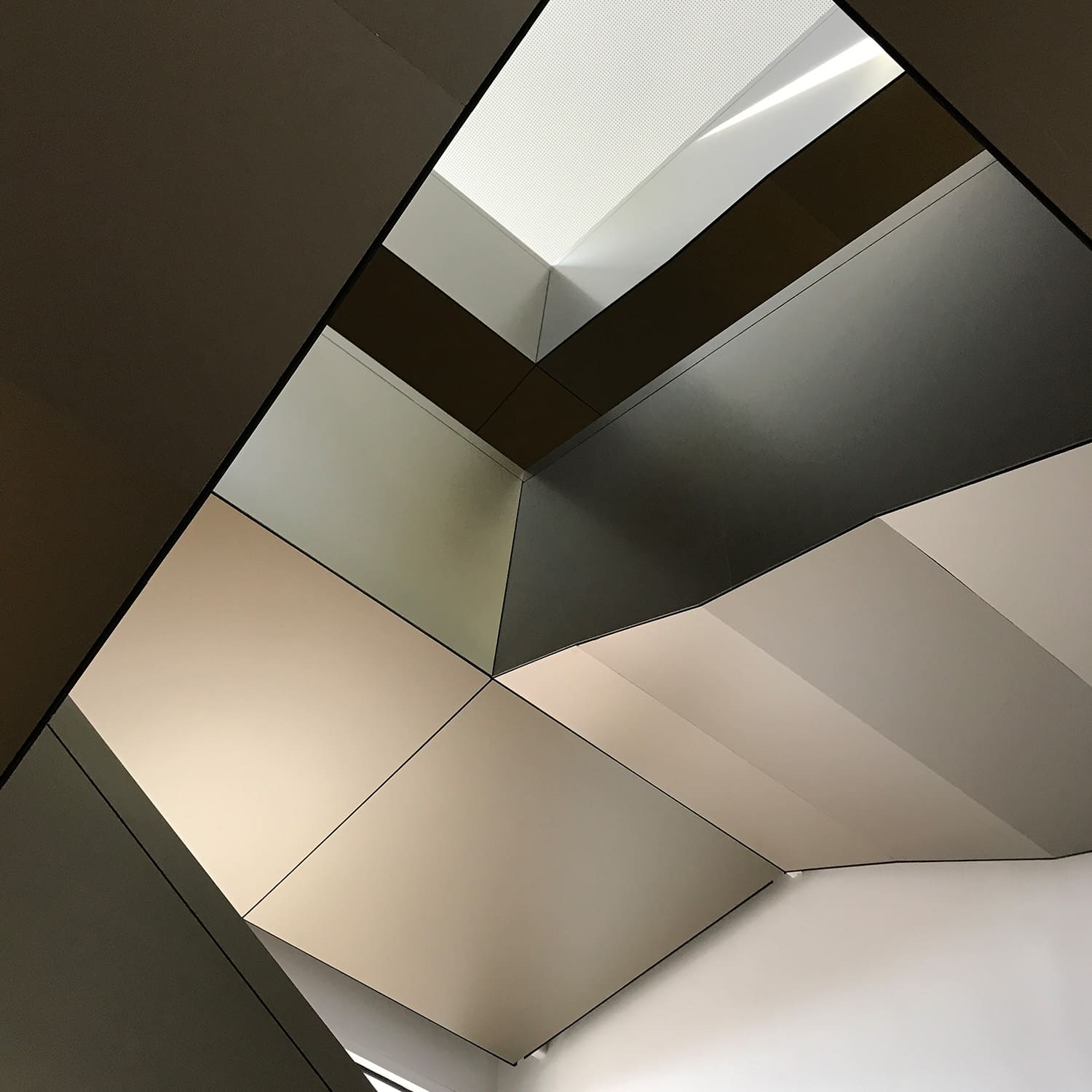 Photo-interview-CHAMPAGNE LOUIS ROEDERER - ESCALIER
